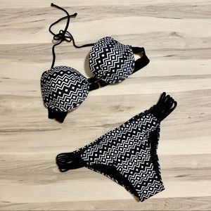 Geometric black & white padded cup bikini